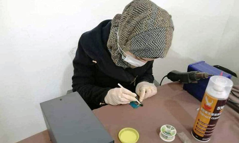 A training course for women on mobile phones maintenance in Idlib city - 08 December 2020 (A Glimpse of Hope organization)