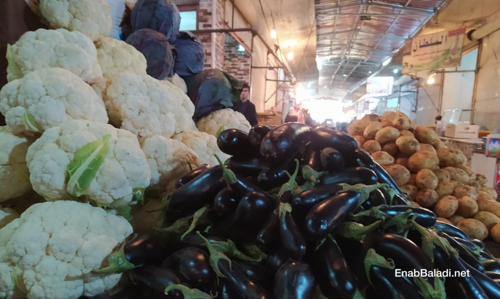 Vegetables displayed for selling in the vegetable market in al-Raqqa city - 15 January 2021 (Enab Baladi / Hussam al-Omar)