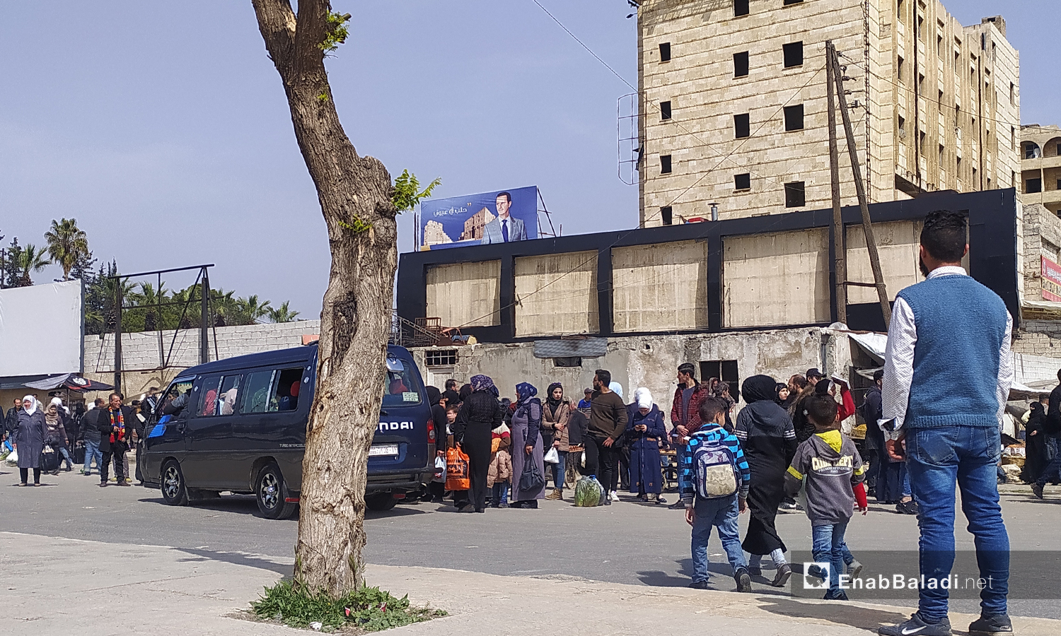 A crowded minibus station in the city of Aleppo- April 2020 (Enab Baladi-Saber al-Halabi)