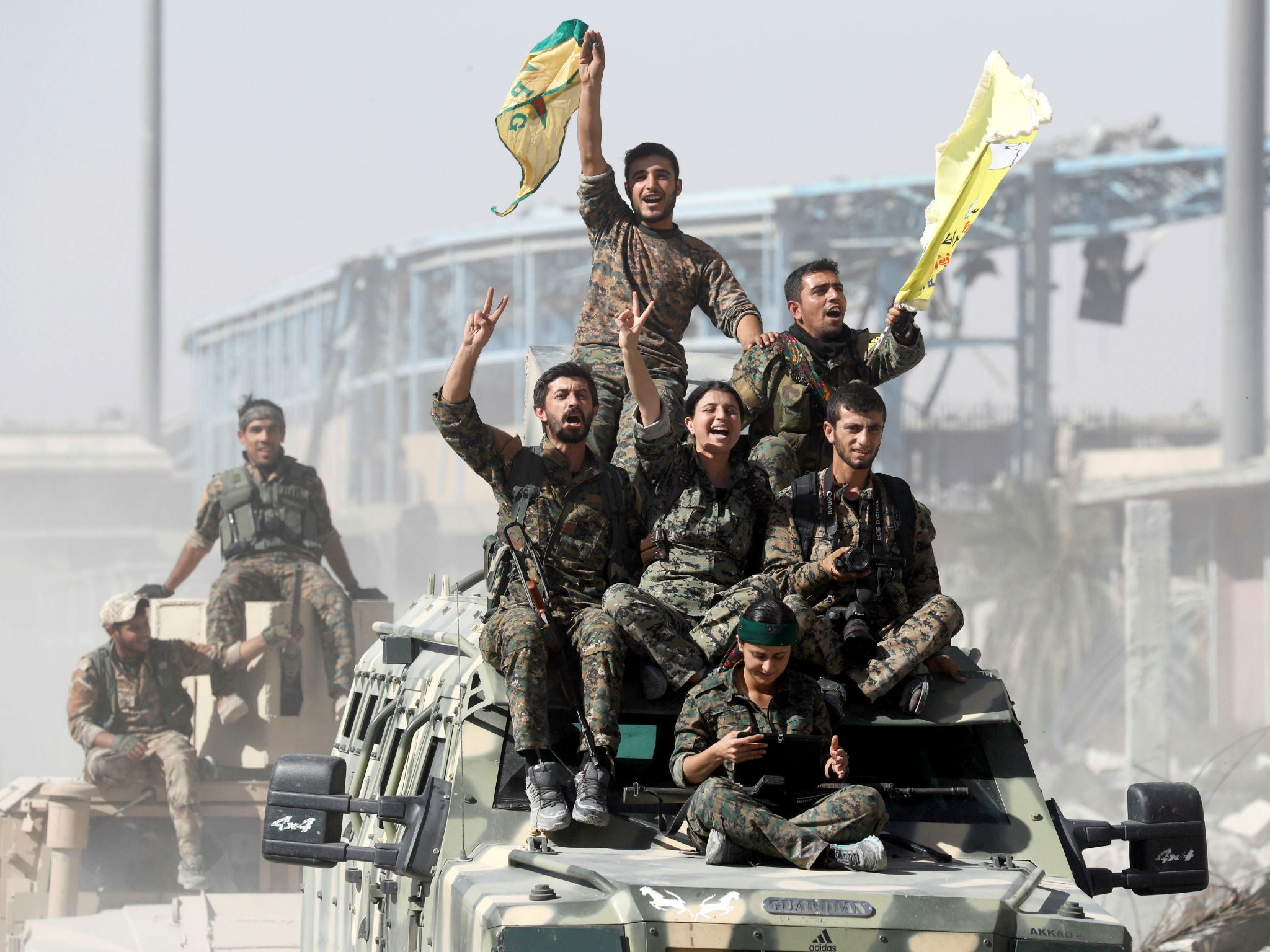 SDF fighters during the military operations against ISIS to take control of Raqqa (Reuters)