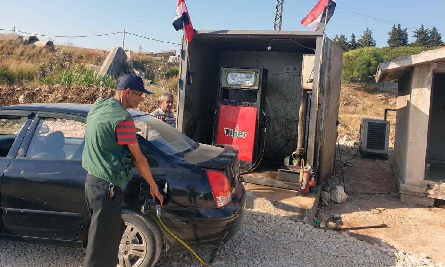 A gas station on the Homs-Tartus highway near the Hamidiya junction - 1 July 2021 (“Akhbar Benzin Homs” page)