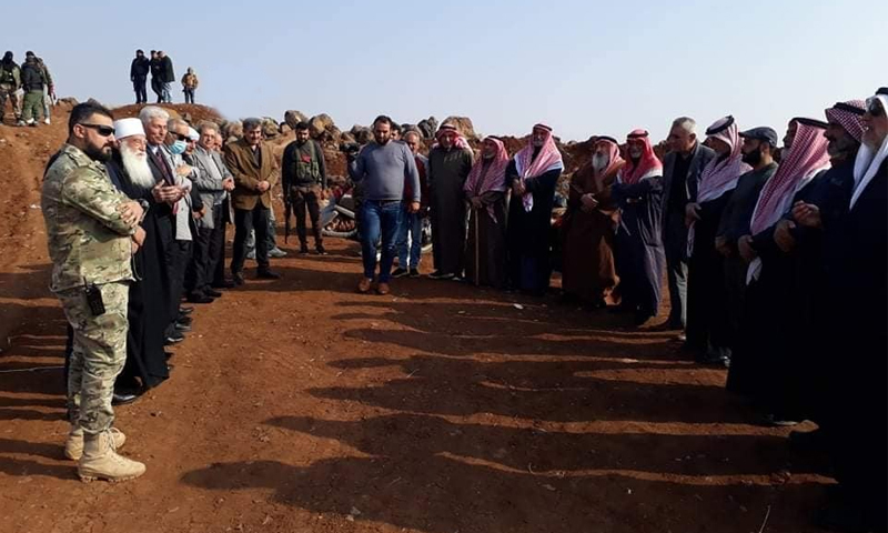 Notables from southern Daraa and As-Suwayda governorates with members of the Eighth Brigade during the withdrawal of its points from al-Qurayya town - 9 November 2020 (Suwayda 24)