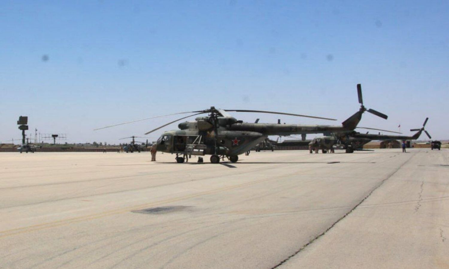 A Russian military plane at Qamishli Airport in northeastern Syria - 27 May 2022 (Hawar Heboo/Twitter)
