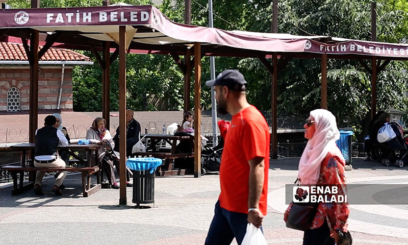 People passing by in the Fatih area in the Turkish state of Istanbul - 31 May 2022 (Enab Baladi/Saleh Malas)