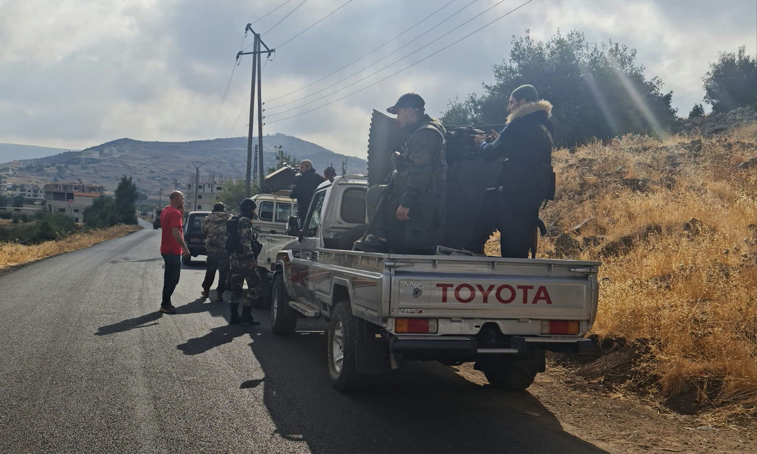 Fighters from the Men of Dignity movement on the outskirts of the town of Qanawat, north of As-Suwayda city - 11 August 2022 (Suwayda 24 / Facebook)