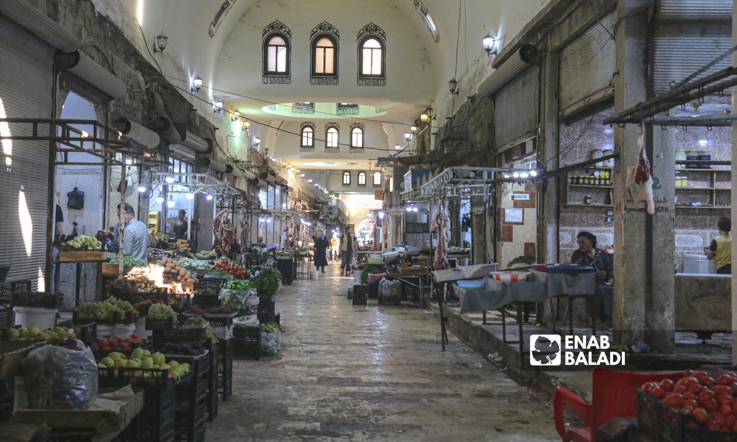 The covered market of Azaz city in Aleppo’s northern countryside - 02 September 2022 (Enab Baladi/Dayan Junpaz)

