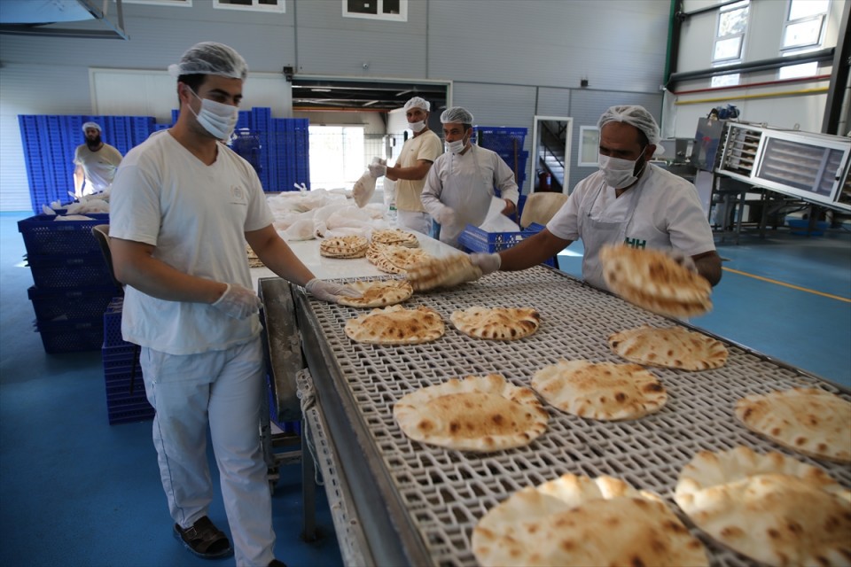 A Syrian bakery in Istanbul – 14 August 2021 (Yeni Şafak)