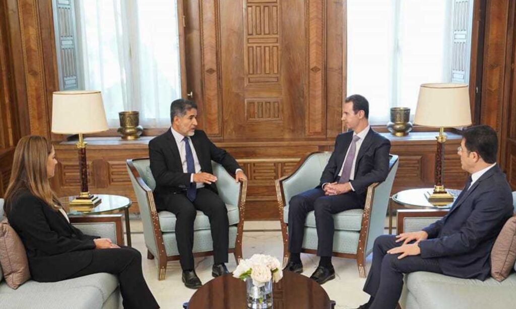 Head of the Syrian regime, Bashar al-Assad, meets with the Director of the Eastern Mediterranean Region at the World Health Organization (WHO), Ahmed al-Mandhari, (left of the picture) - 19 September 2022 (Presidency of the Syrian Republic / Facebook)