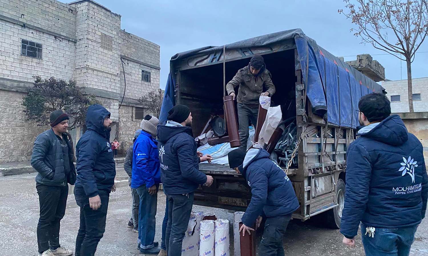 The Molham Volunteering Team during operations to respond to the effects of the earthquake in the border city of al-Bab - February 7, 2023 (Facebook/Molham Volunteering Team)