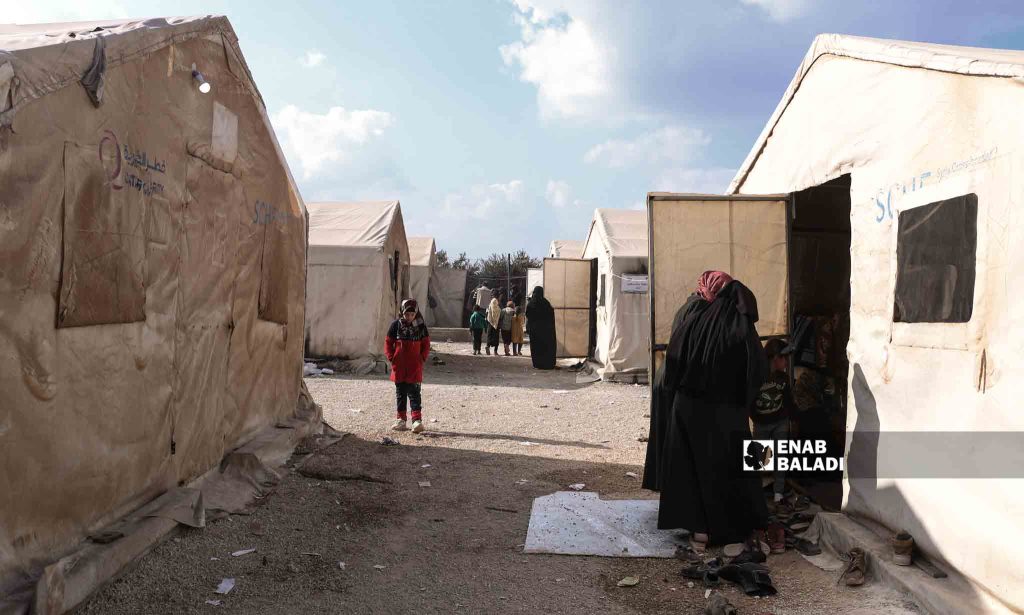 Shelter camps for quake-affected people in the village of al-Hamziya in the Salqin countryside, northwestern Syria - February 15, 2023 (Enab Baladi/Mohammad Nasan Dabel)