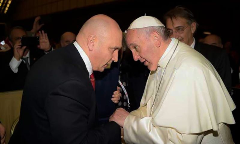 Pope Francis receives Khaled Hboubati, head of the Syrian Arab Red Crescent (SARC), in the Vatican - January 2018 (Syrian Red Crescent)