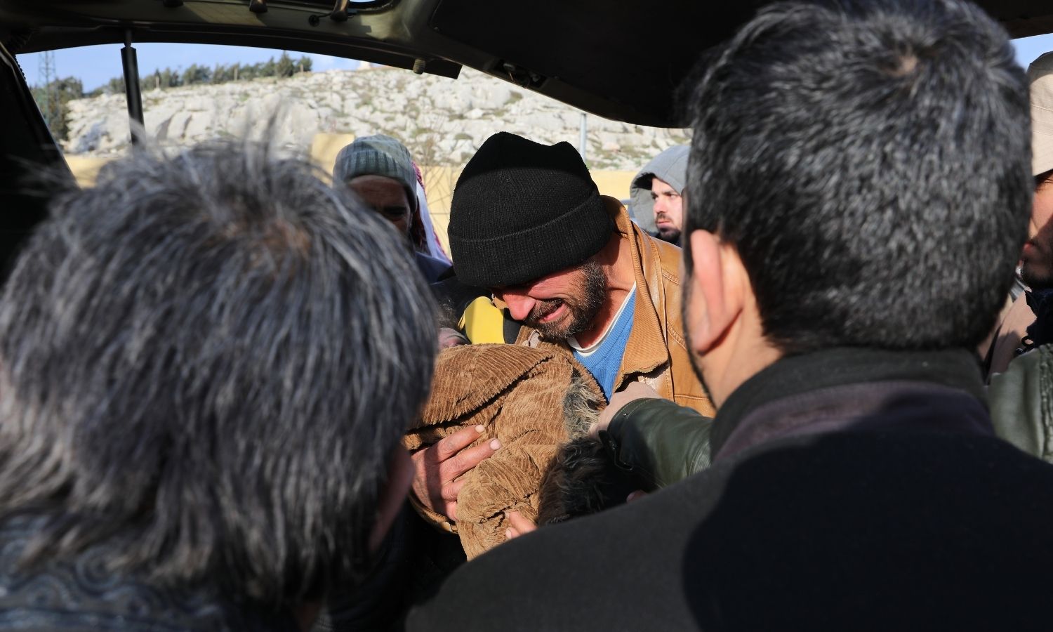 Bodies of earthquake victims in Turkey brought back to northern Syria for burial - February 7, 2023 (Bab al-Hawa crossing)