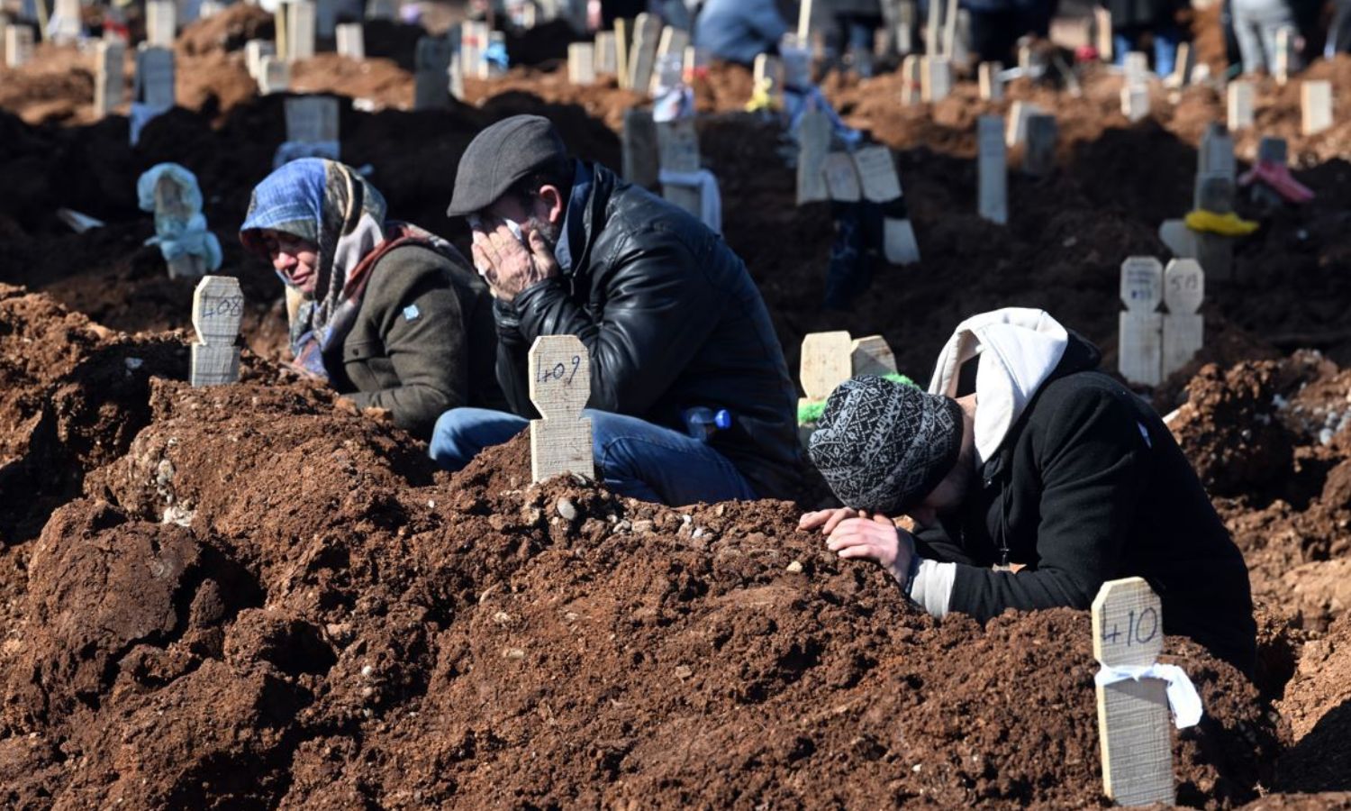 A mass grave for the earthquake victims in Adıyaman, southern Turkey - February 10, 2023 (Halk TV)
