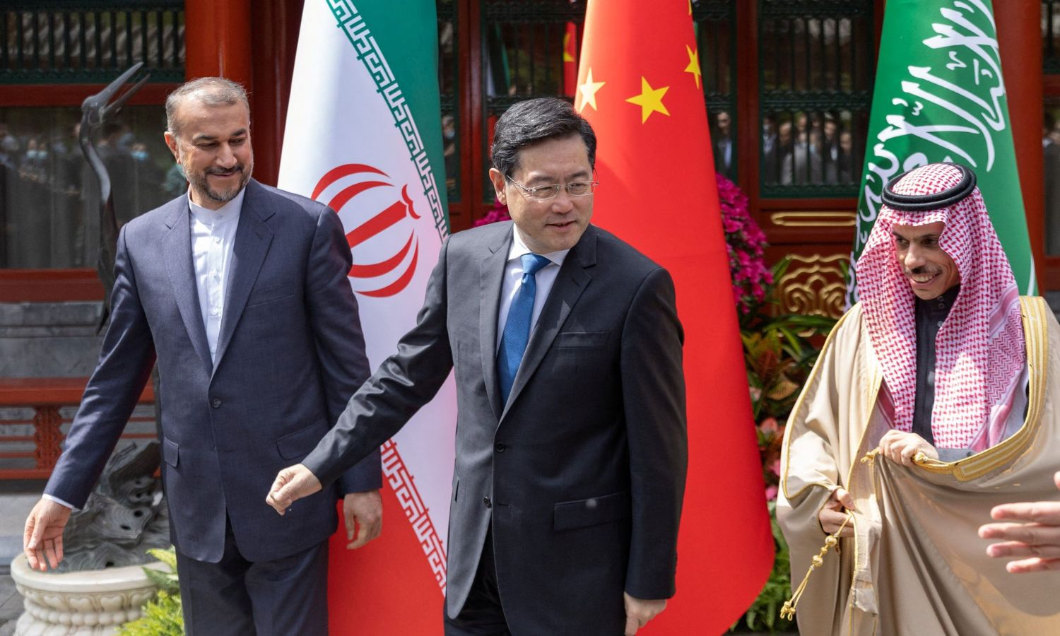 Iranian Foreign Minister Hossein Amir Abdollahian, Saudi Foreign Minister Prince Faisal bin Farhan Al Saud and Chinese Foreign Minister Qin Gang in Beijing - April 6, 2023 (Reuters)
