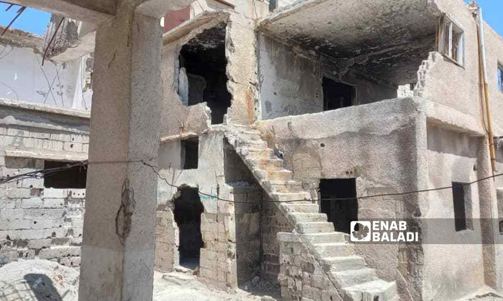 A damaged building in the Daraa camp for Palestinian refugees in southern Syria - April 24, 2023 (Enab Baladi)