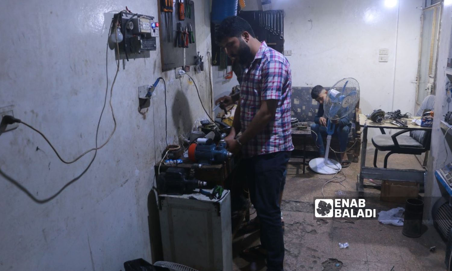 The costs of maintaining electrical appliances are increasing in the northwestern city of Idlib - June 15, 2023 (Enab Baladi/Anas al-Khouli)