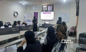 Leadership and youth initiative training in the youth club of the Violet Organization in the city of Azaz, in the countryside of Aleppo - May 15, 2023 (Enab Baladi/Dayan Junpaz)