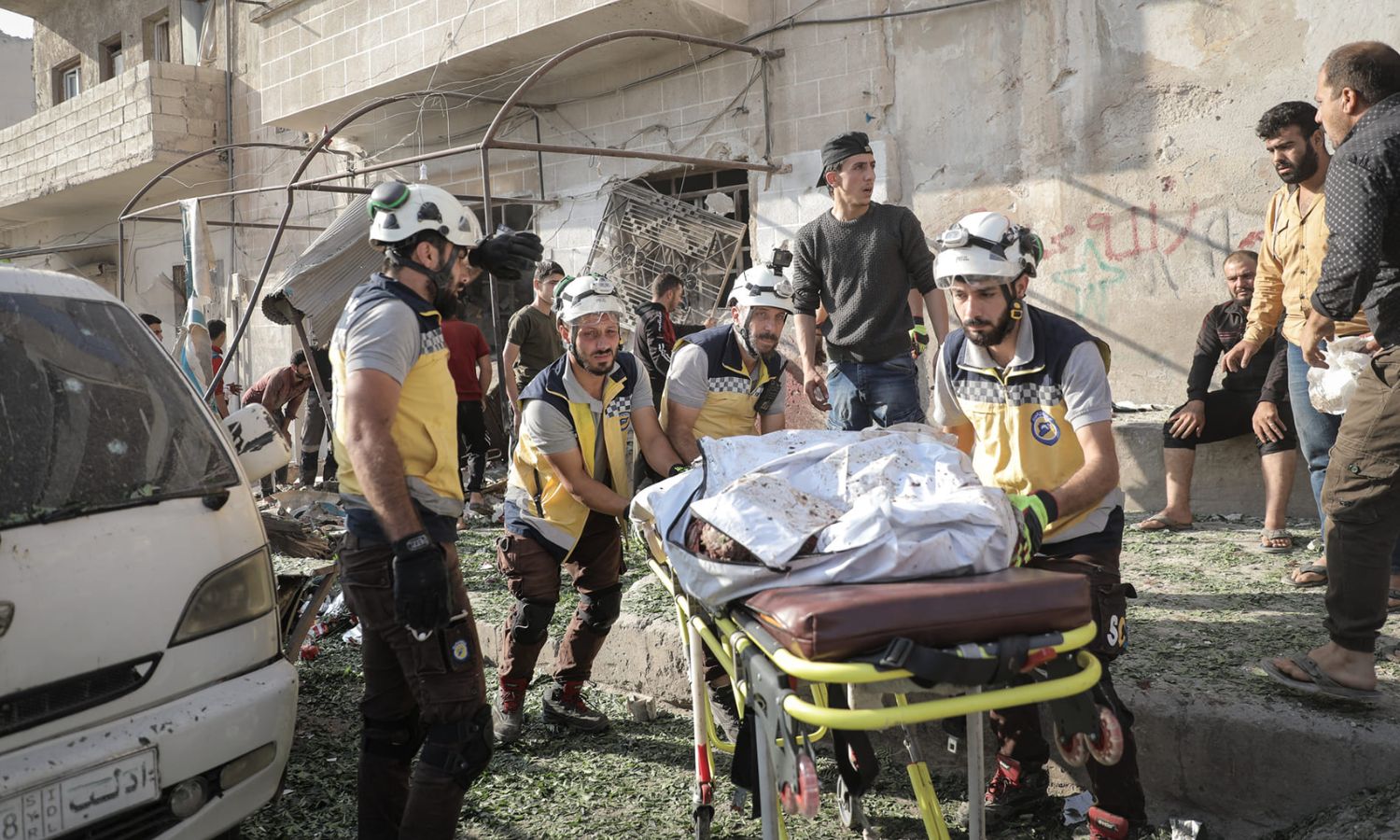 Civilian casualties due to Syrian regime forces bombing targeting residential neighborhoods in the city of Idlib - October 7, 2023 (Syria Civil Defense)