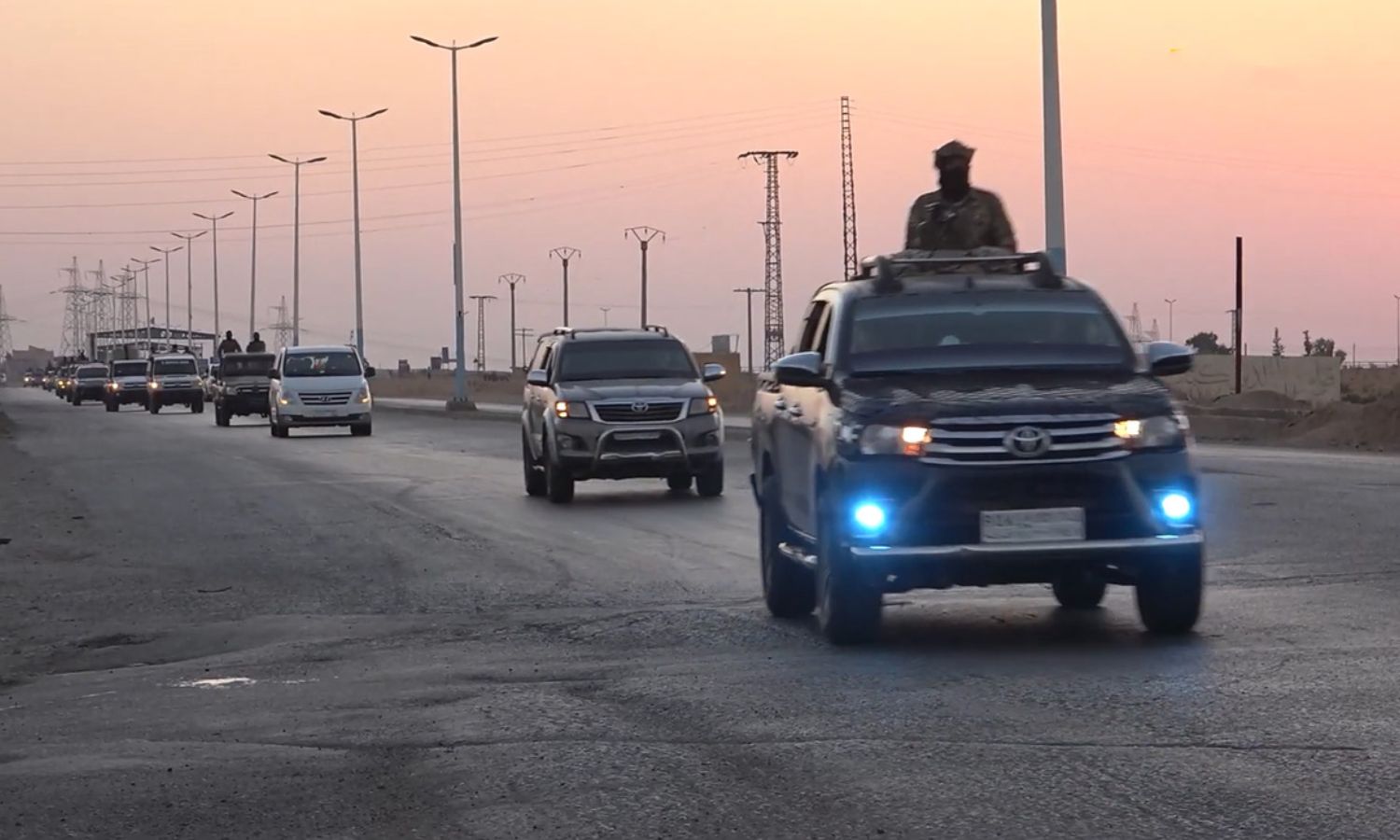 SDF’s Special Forces head from the city of al-Tabqa to the eastern Deir Ezzor region to participate in the “security promotion” campaign - August 27, 2023 (SDF/screengrab)