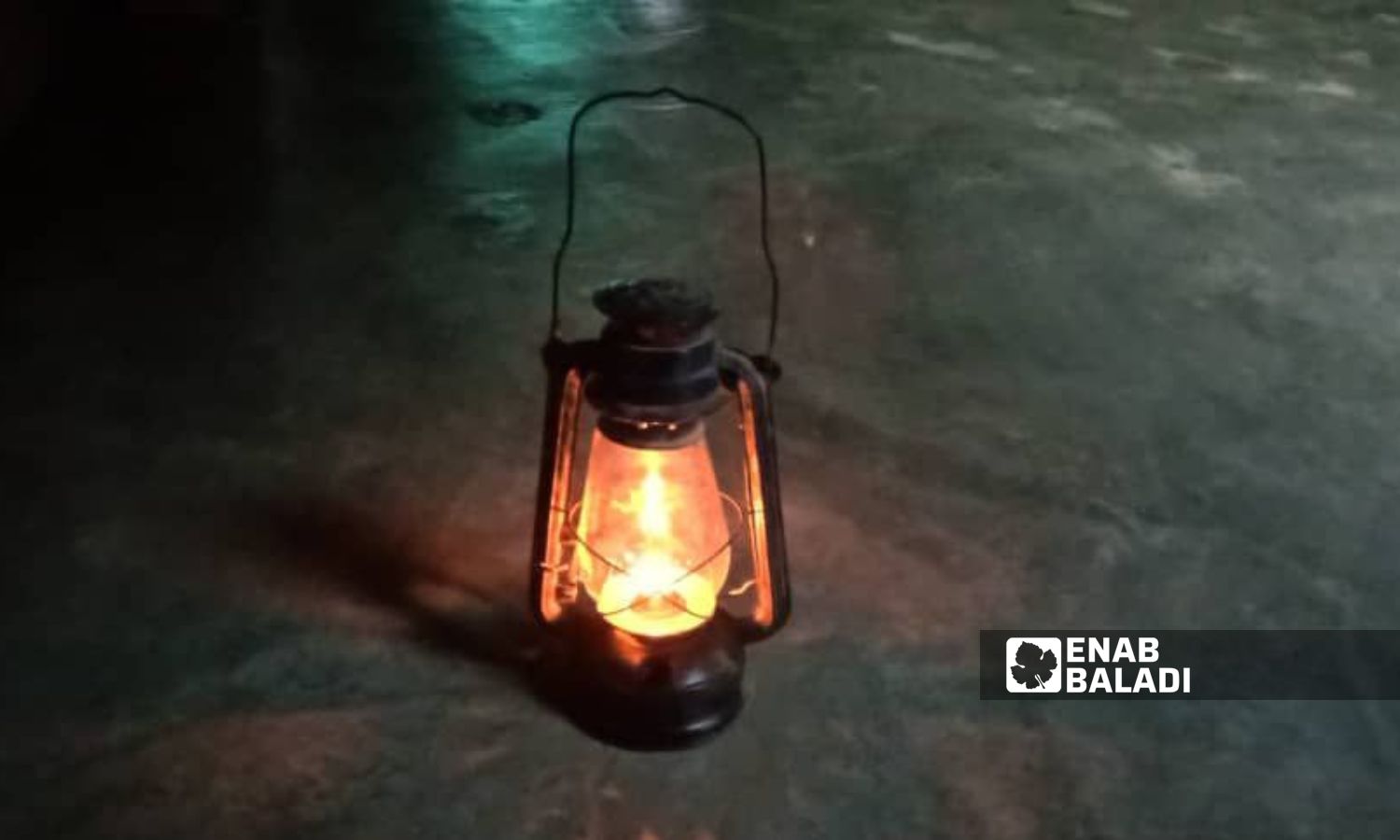One of the means used by Deir Ezzor’s residents for lighting - December 18, 2023 (Enab Baladi/Obadah al-Sheikh)