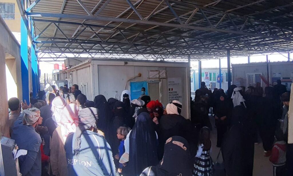 Crowded scenes at Al-Kasrah Public Hospital in western Deir Ezzor- March 8, 2023 (Al-Kasrah Public Hospital/Facebook)