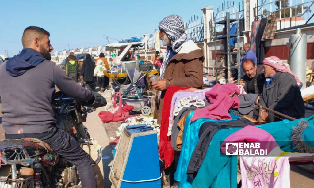 Residents of Qamishli frequent the "Thieves Market" to search for their various needs at affordable prices – January 25, 2024 (Enab Baladi/Majd al-Salem)