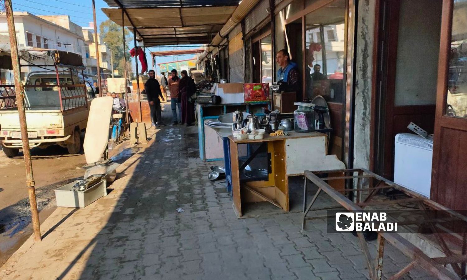 The "Thieves Market" in Qamishli extends over a distance of about 150 meters on al-Hammam (Municipality) Street - January 25, 2024 (Enab Baladi/Majd al-Salem)
