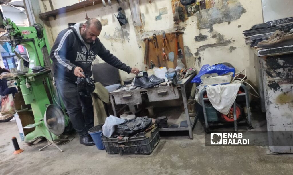 A shoe repair shop in Qamishli - January 14, 2024 (Enab Baladi/Majd al-Salem)