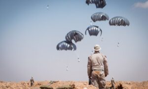 US Marines conduct exercises near the al-Tanf base of the International Coalition in eastern Homs province - September 7, 2018 (US Central Command)
