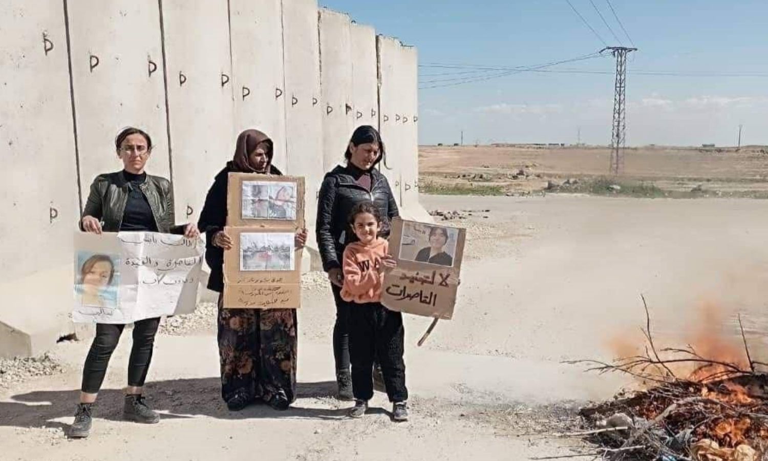 Kurdish families during their protests against the recruitment of their daughters by the Syrian Democratic Forces (Facebook)