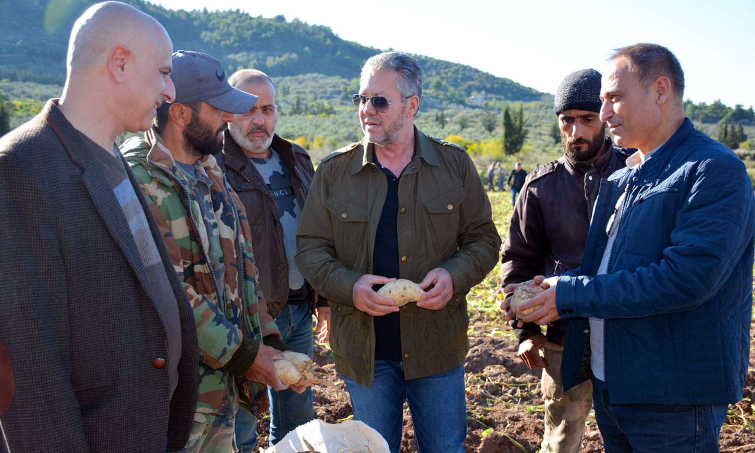 Latakia Governor Amer Ismail Hilal during a tour in agricultural lands in Sarsakia village - November 25, 2023 (Latakia Governorate)