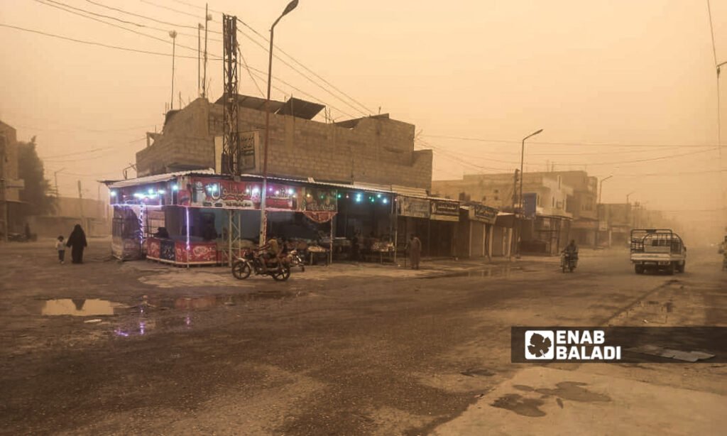 Dust storm hits the countryside of Deir Ezzor in eastern Syria - April 29, 2024 (Enab Baladi/Obadah al-Sheikh)