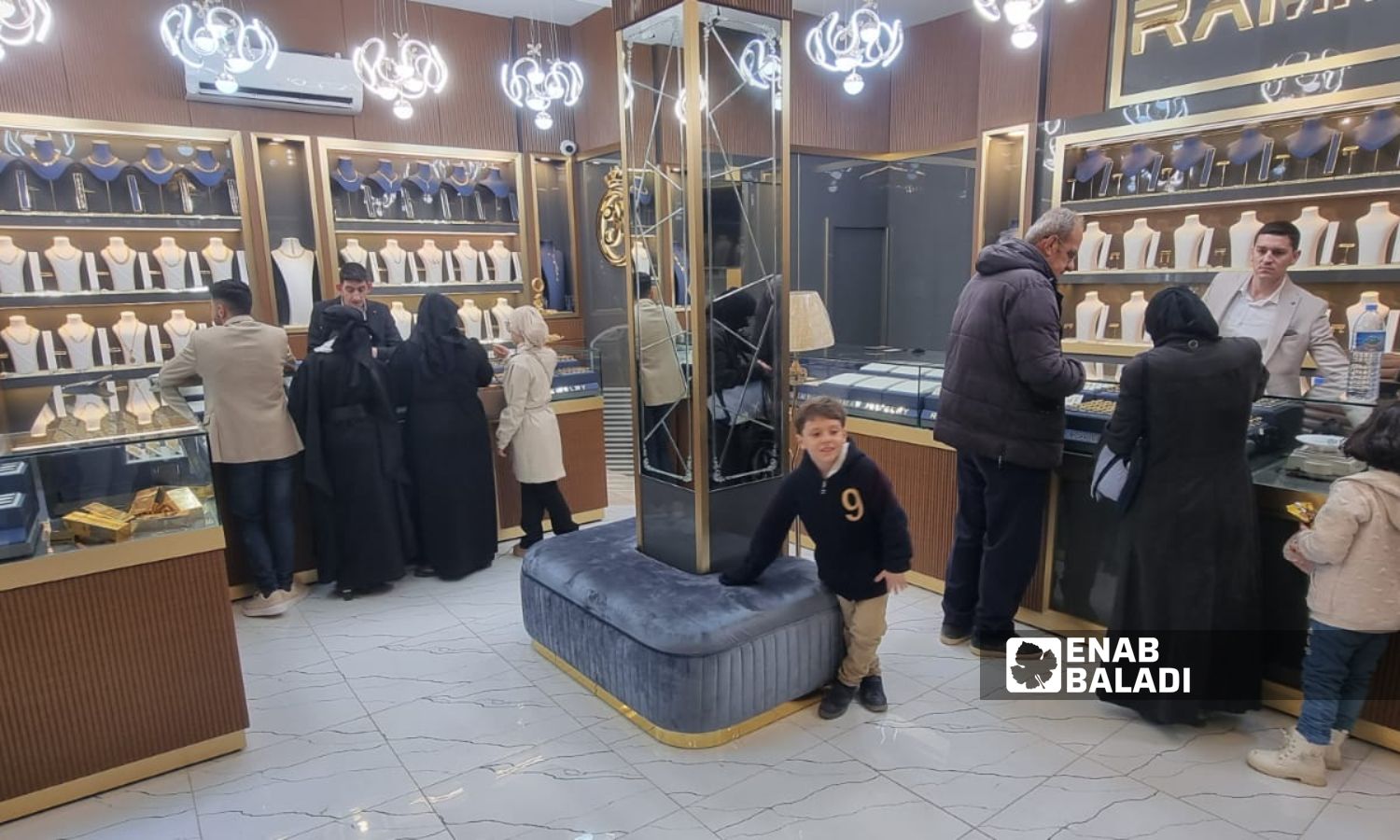 A gold shop in Idlib (Enab Baladi/Anas al-Khouli)
