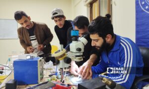 Youngsters in Ras al-Ain head to phone repair courses to secure employment opportunities - April 3, 2024 (Enab Baladi)
