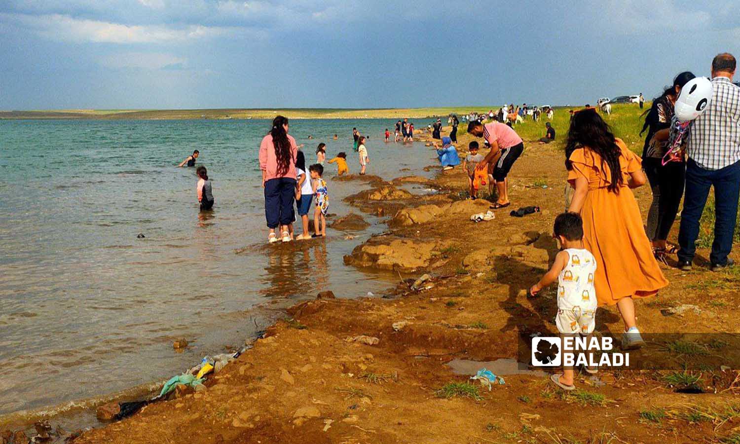 Mazkavt Dam Lake is a destination for the people of Qamishli to relax and unwind - May 13, 2024 (Enab Baladi/Majd al-Salem)
