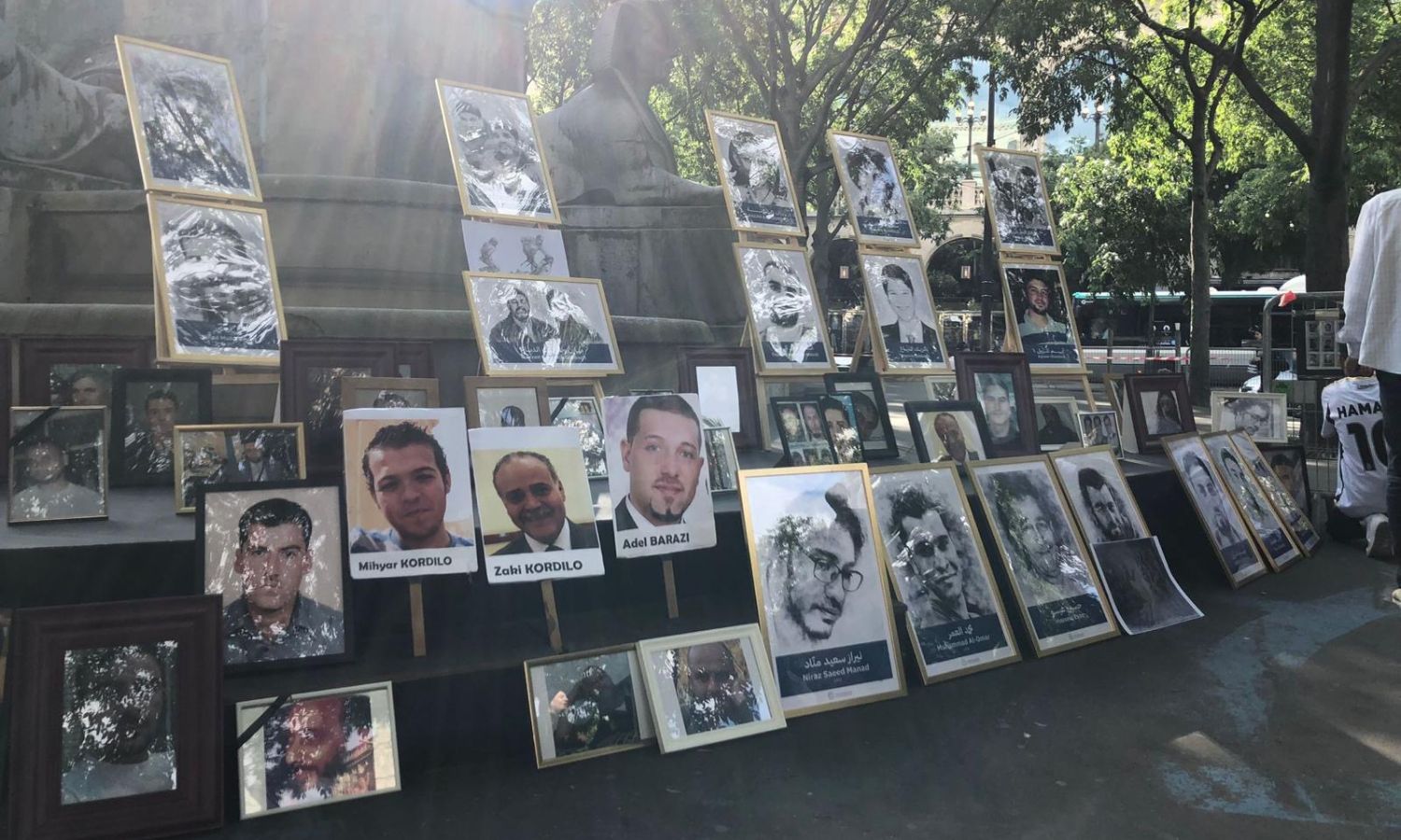 A solidarity stand in Châtelet Square in Paris ahead of the sentencing of Syrian regime officials - May 24, 2024 (Syrian Center for Media and Freedom of Expression/X)