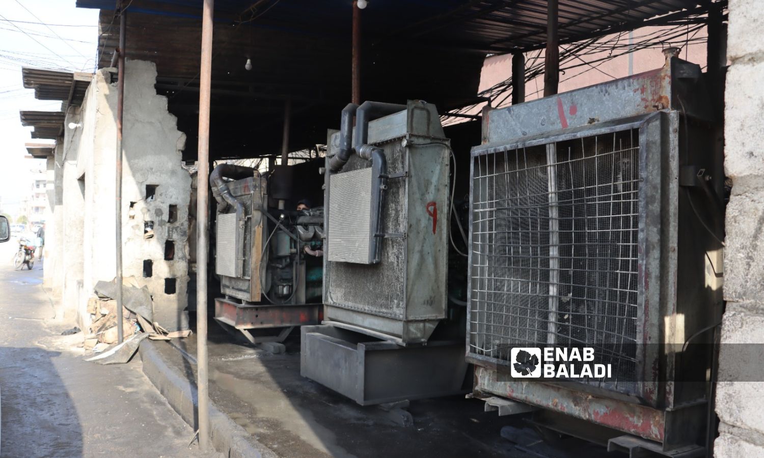 Private power generators in al-Malaab al-Baladi Street in Qamishli city - December 5, 2023 (Enab Baladi/Rita Ahmad)