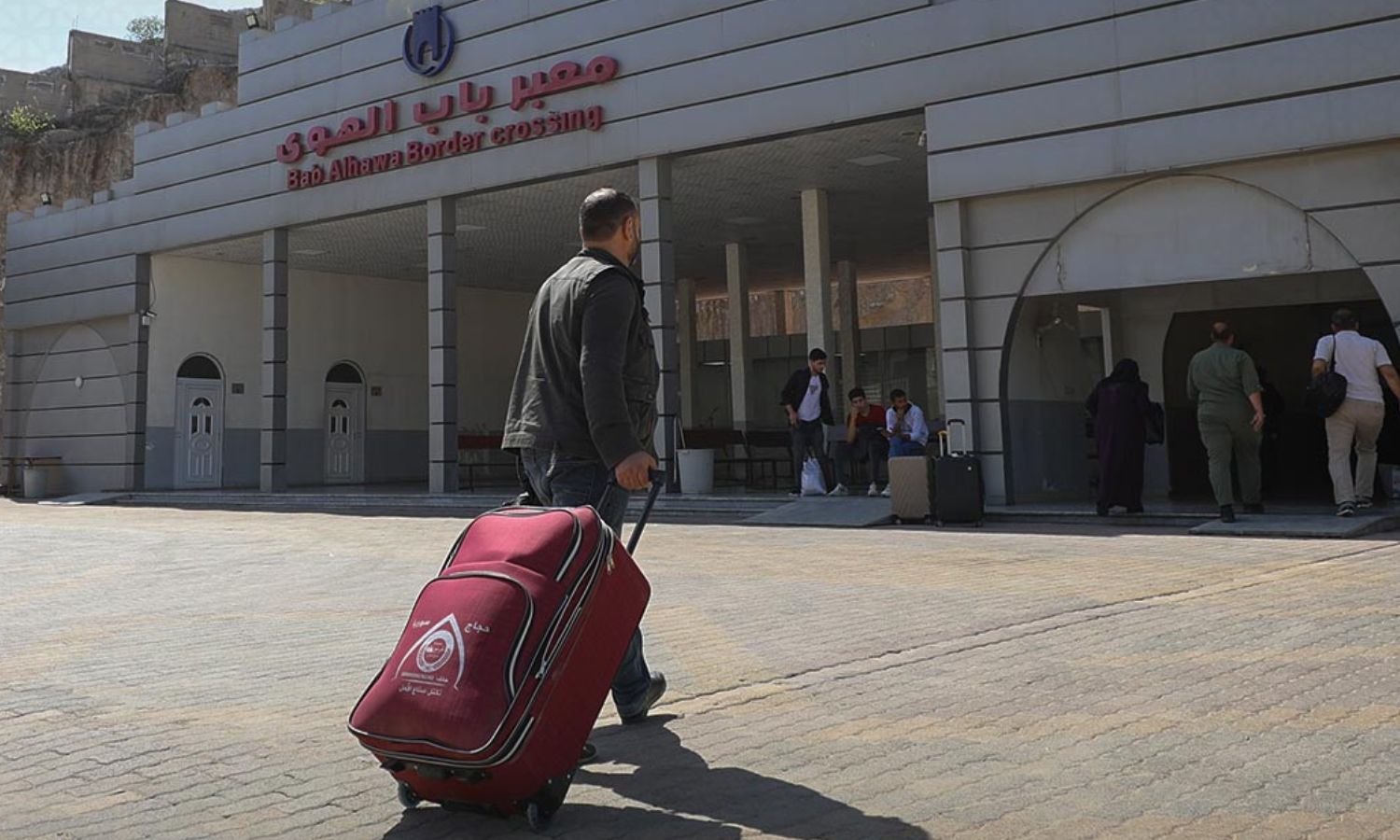 Türkiye’den sınır dışı edilenler kaderleriyle yalnızca Suriye’nin kuzeyinde yüzleşiyor