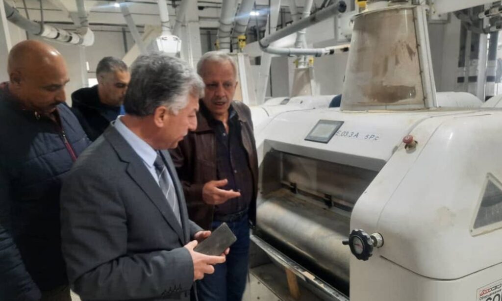 A Russian delegation inspects the progress of restoration work at the Tel Kalakh mill in Homs countryside - November 2022 (Syrian Grain Establishment)