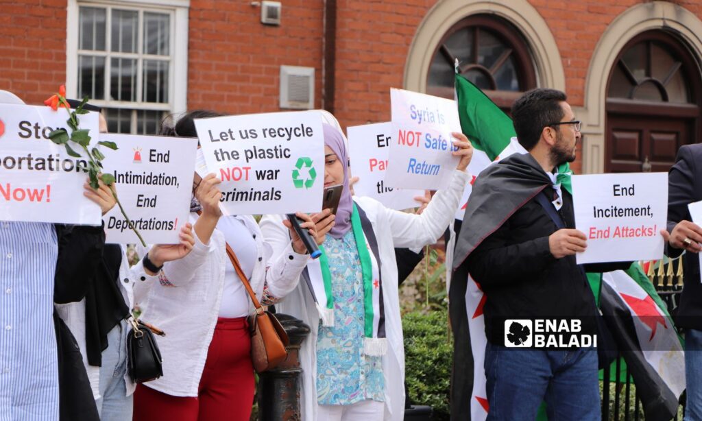 The protesters also raised banners reminding that Syria is not safe for the return of Syrian refugees - July 7, 2024 (Enab Baladi)