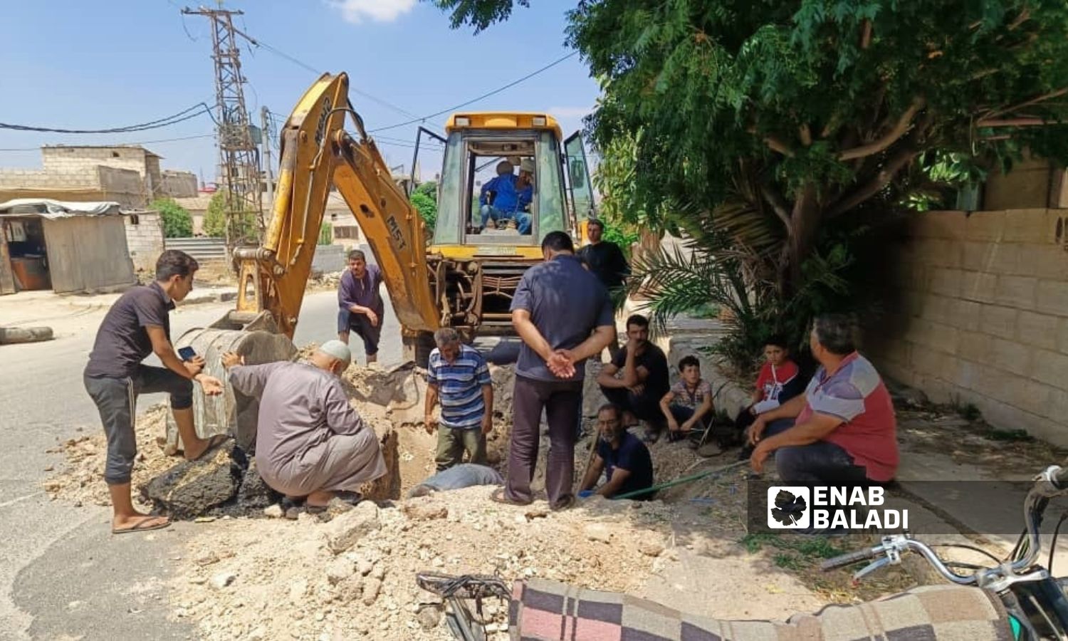 Removing encroachments on the main drinking water line in the city of Daraa al-Balad - July 15, 2024 (Daraa Media Team/Facebook)