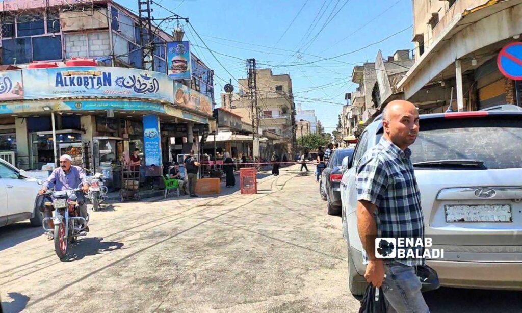 Closing one of the streets leading to the security square in the city of Qamishli in the north of al-Hasakah governorate - August 12, 2024 (Enab Baladi)