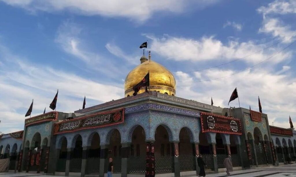 The shrine of Sayyeda Zainab, daughter of Imam Ali, is one of the destinations for Iranian pilgrims in Damascus (Al-Alam TV)