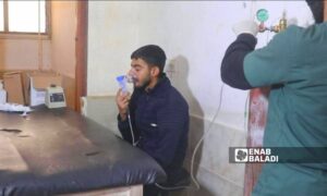 A patient receiving treatment in one of the hospitals in eastern rural Deir Ezzor - September 11, 2024 (Enab Baladi/Obadah al-Sheikh)