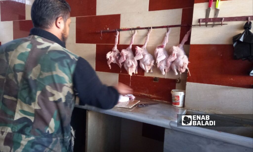 The decrease in chicken meat prices increases demand for its purchase in Daraa - December 1, 2022 (Enab Baladi/Halim Muhammad)