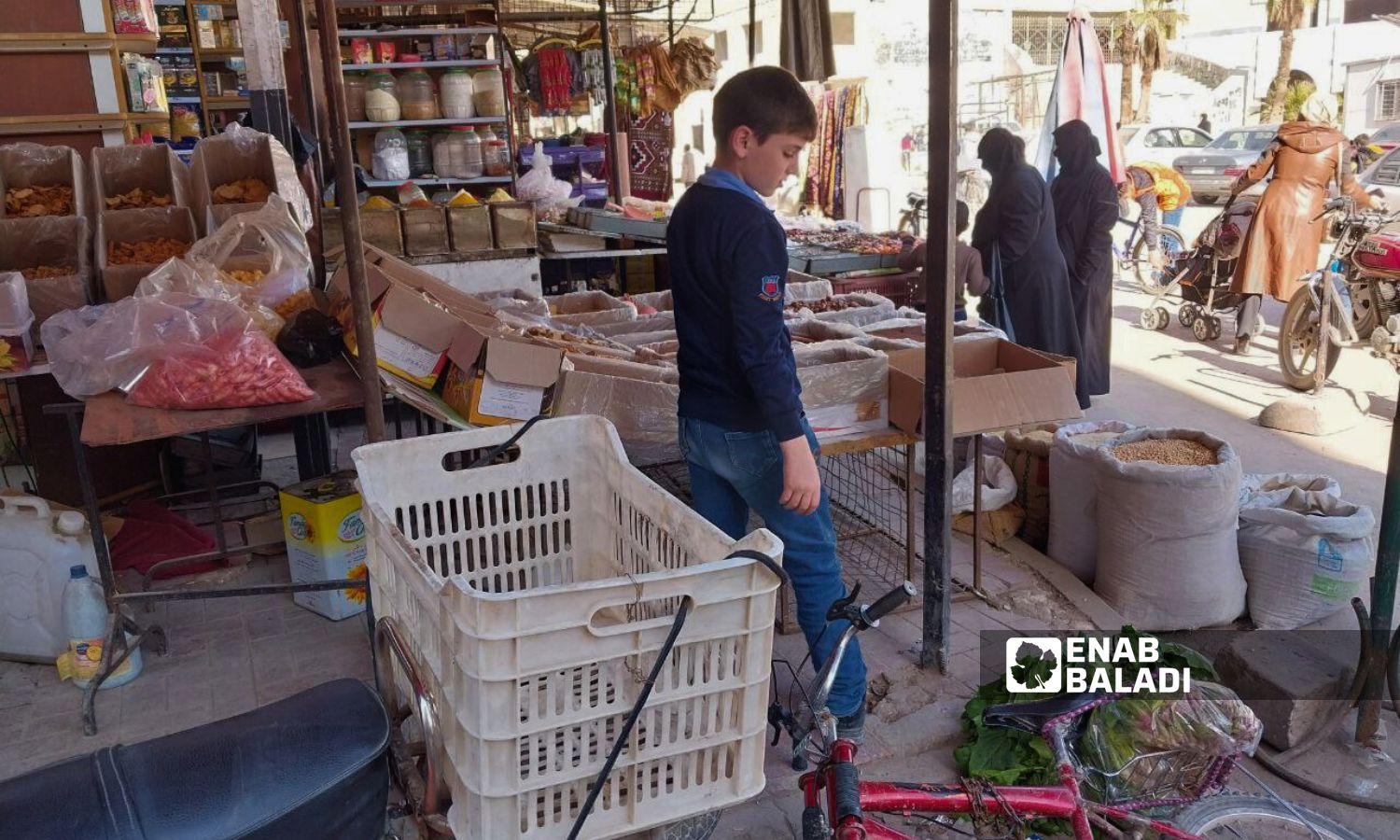 A grocery store selling food supplies on al-Jalaa Street in Douma - January 22, 2024 (Enab Baladi/Sarah al-Ahmad)
