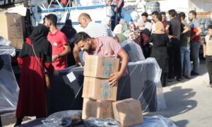 Syrians returning from Lebanon receive UN aid via the Syrian Arab Red Crescent - October 6, 2024 (Syrian Arab Red Crescent)
