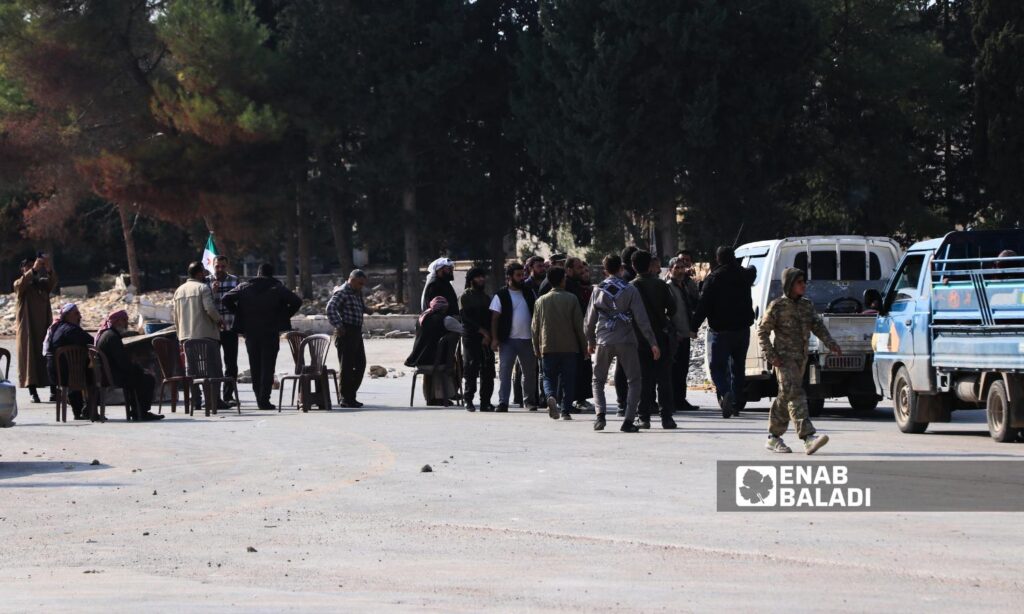 Protesters blocked the Abu al-Zandeen crossing road between areas controlled by the regime and the opposition near the city of al-Bab, eastern Aleppo - November 4, 2024 (Enab Baladi/Walid al-Idlibi)