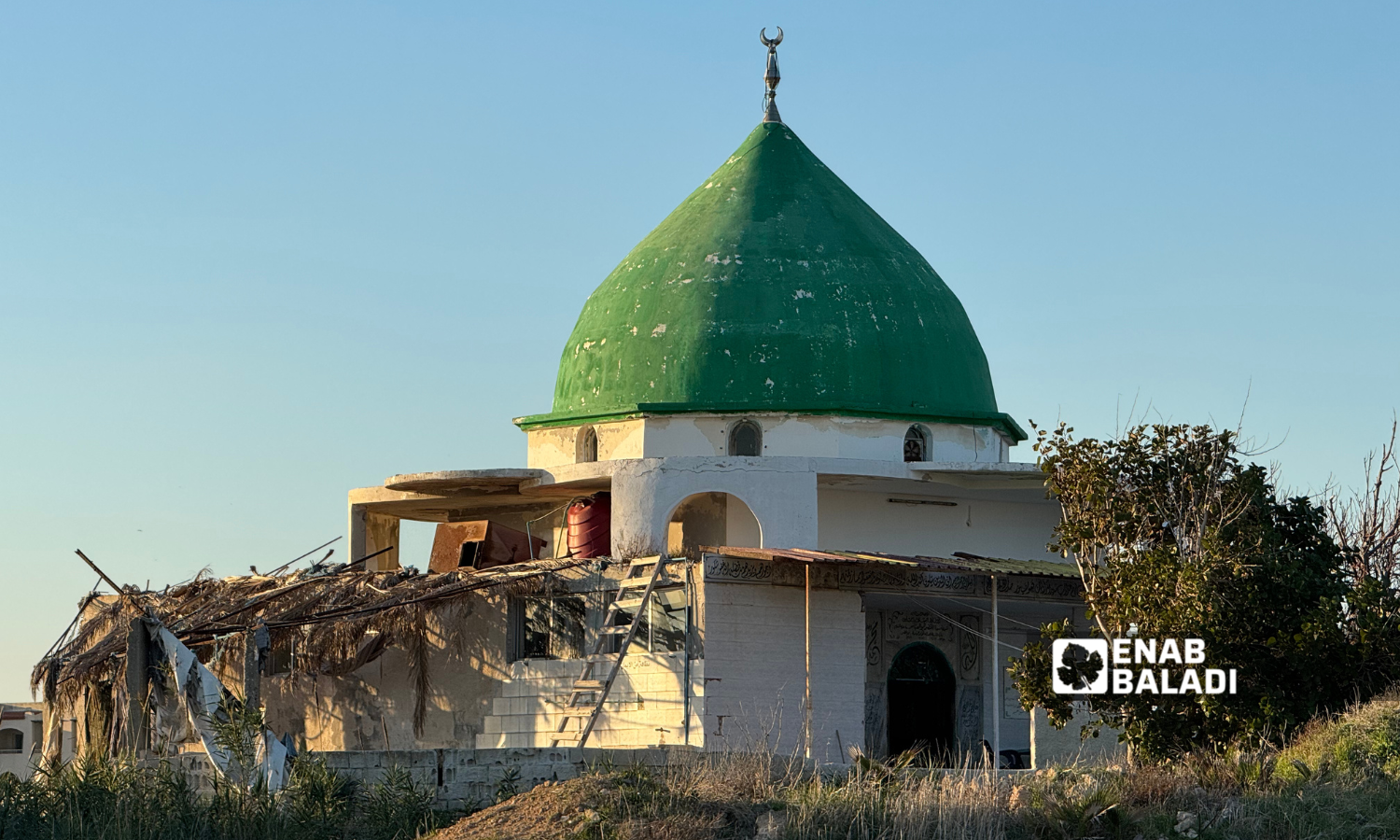 An old mosque at Afamia beach in Latakia - December 21, 2024 (Enab Baladi/Dayan Junpaz)
