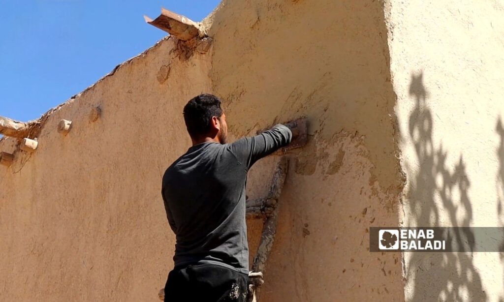 Restoring mud houses is an annual task for owners in the villages of Ras al-Ain - December 12, 2024 (Enab Baladi)